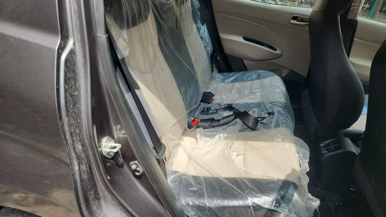 Rear Seats 