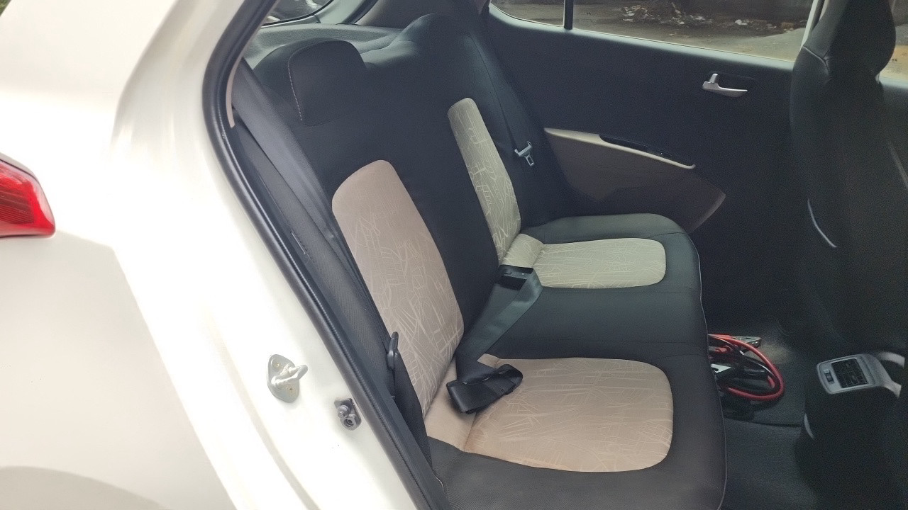 Rear Seats 