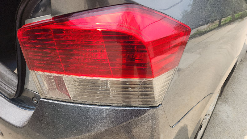 Right Tail Lamp Operation and Condition