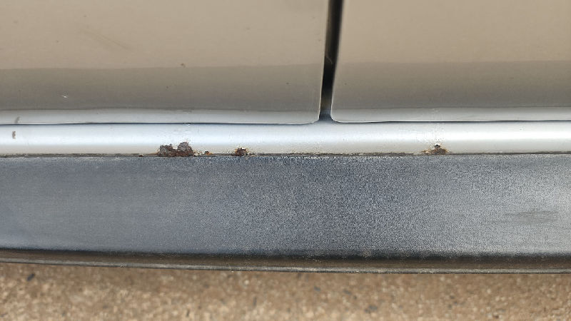 Left Sill / Running Board Condition